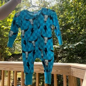 Lightning bolts and skull bamboo zippy